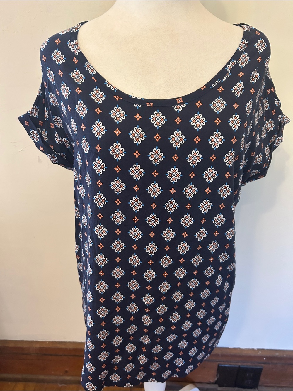 Pleione Navy Patterned Short Sleeve Top Size M EUC